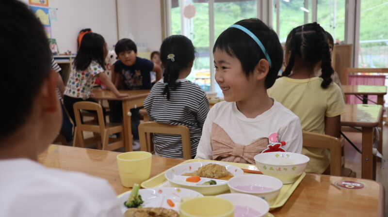 笑顔の給食