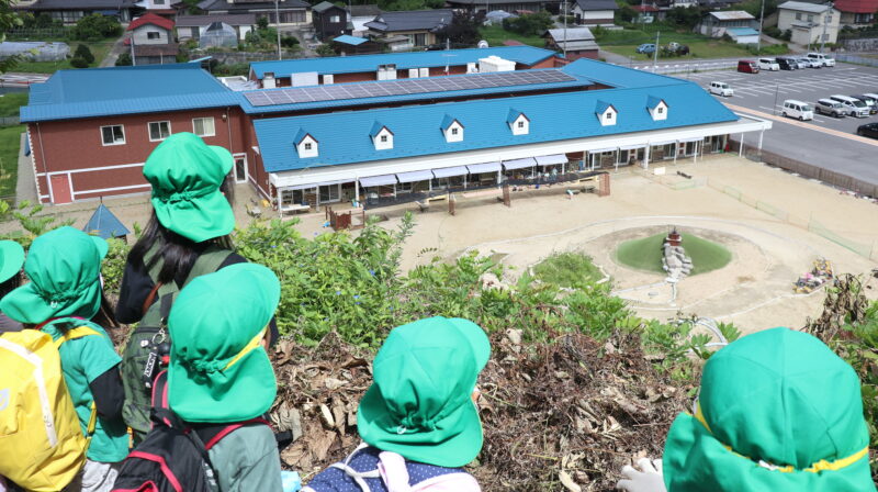 園の裏山での「たんけんたい」…みのり組さん編